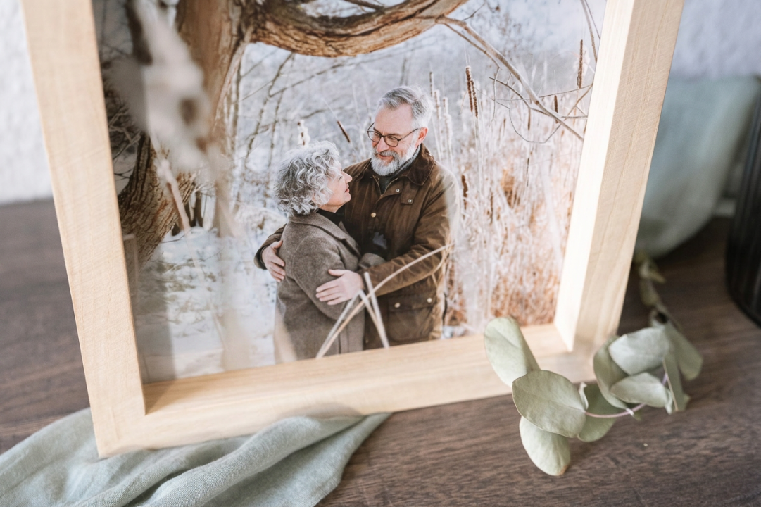 Preview: Holzbild mit hochwertigem Fotodruck – Bilderrahmen aus Eschenholz in verschiedenen Größen